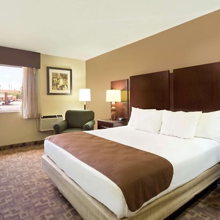 Super 8 By Wyndham Chandler Phoenix Exterior photo