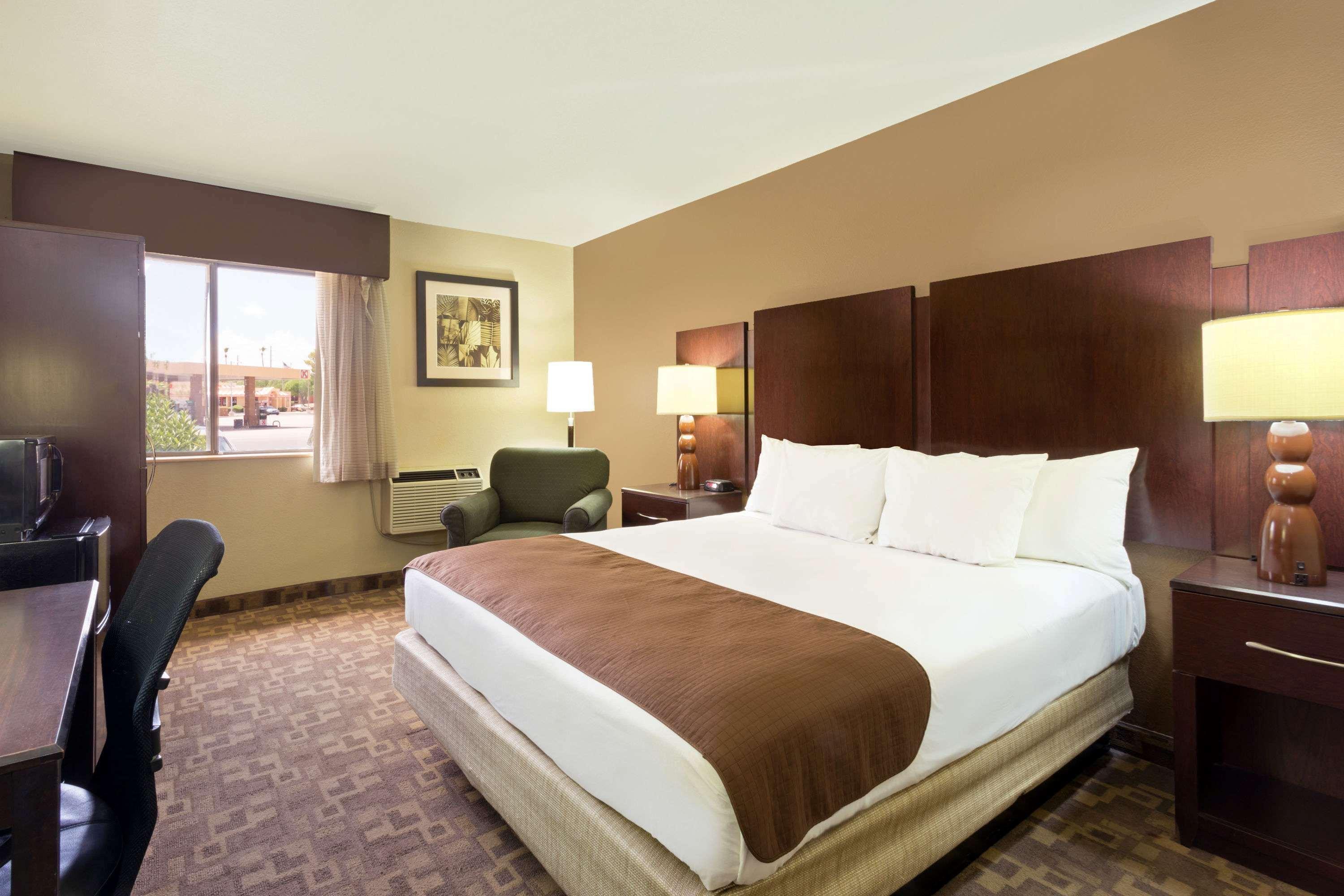 Super 8 By Wyndham Chandler Phoenix Exterior photo