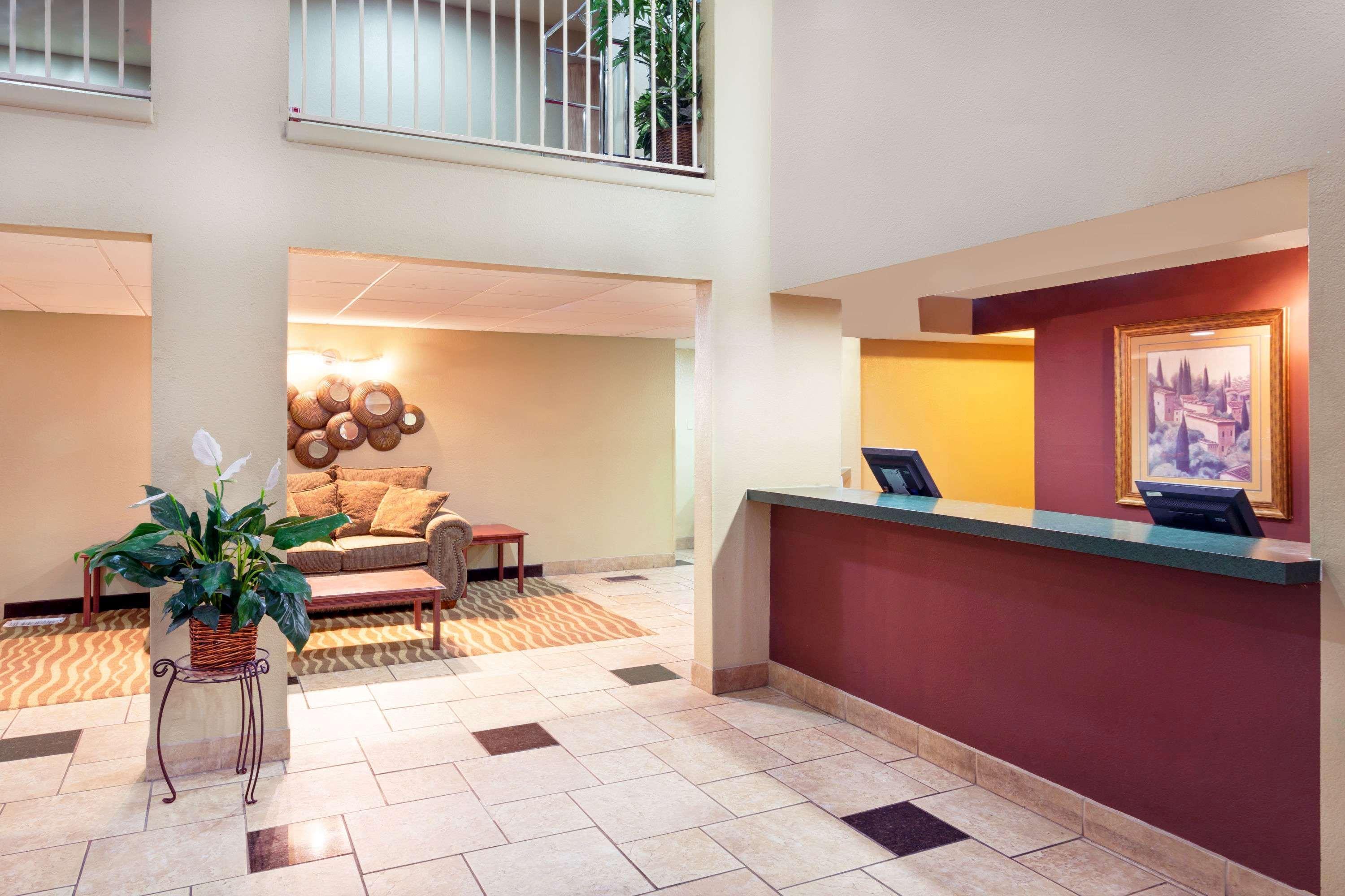 Super 8 By Wyndham Chandler Phoenix Exterior photo