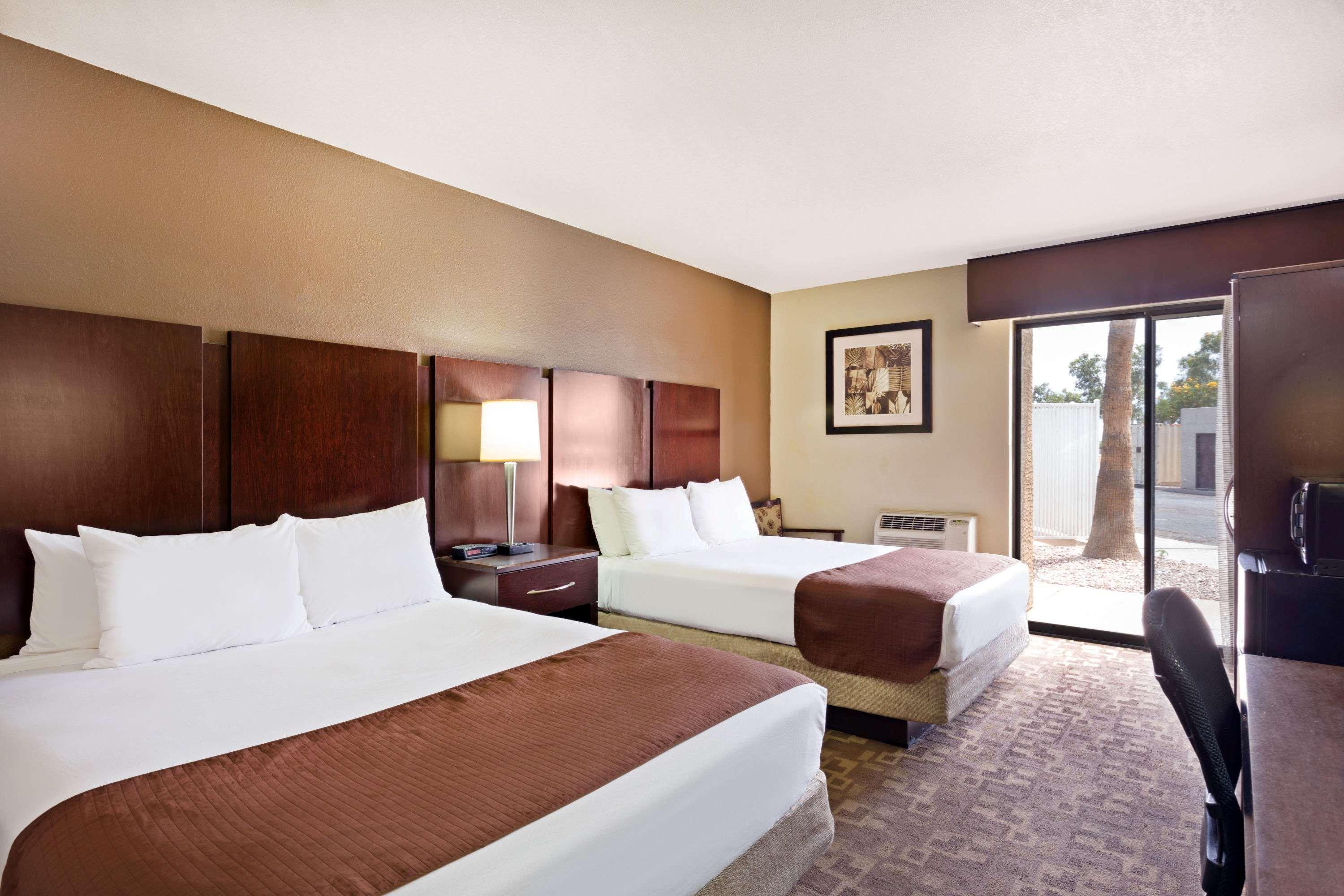 Super 8 By Wyndham Chandler Phoenix Exterior photo